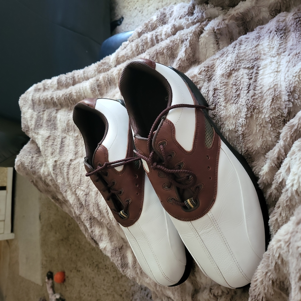 Super life's golf shoes